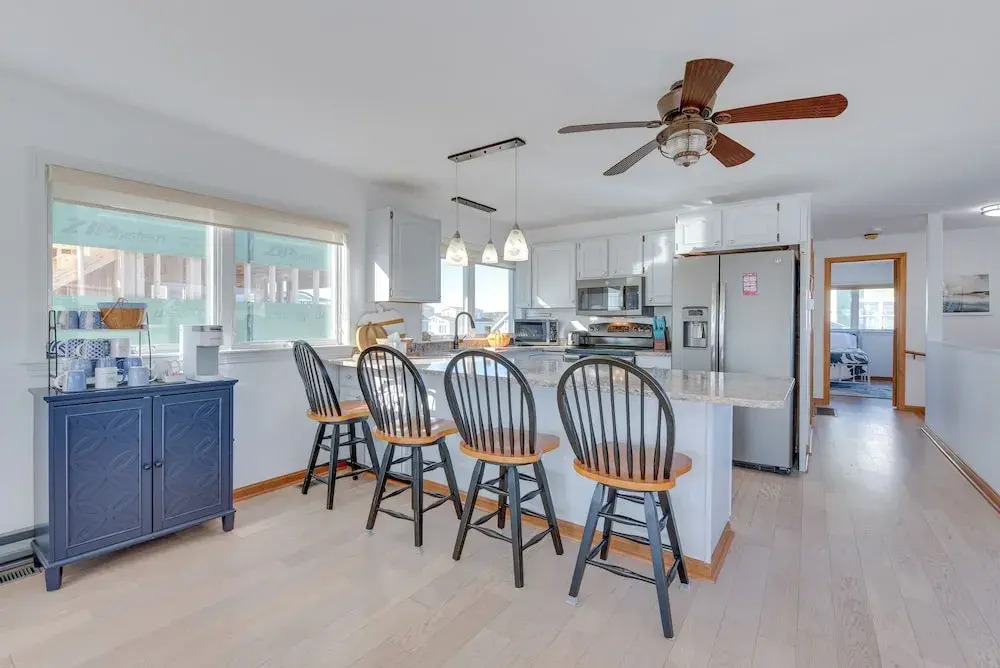 Wells Beach House w/ Ocean-view Deck