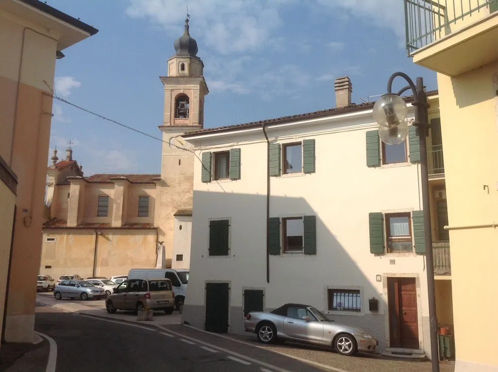 Scusari