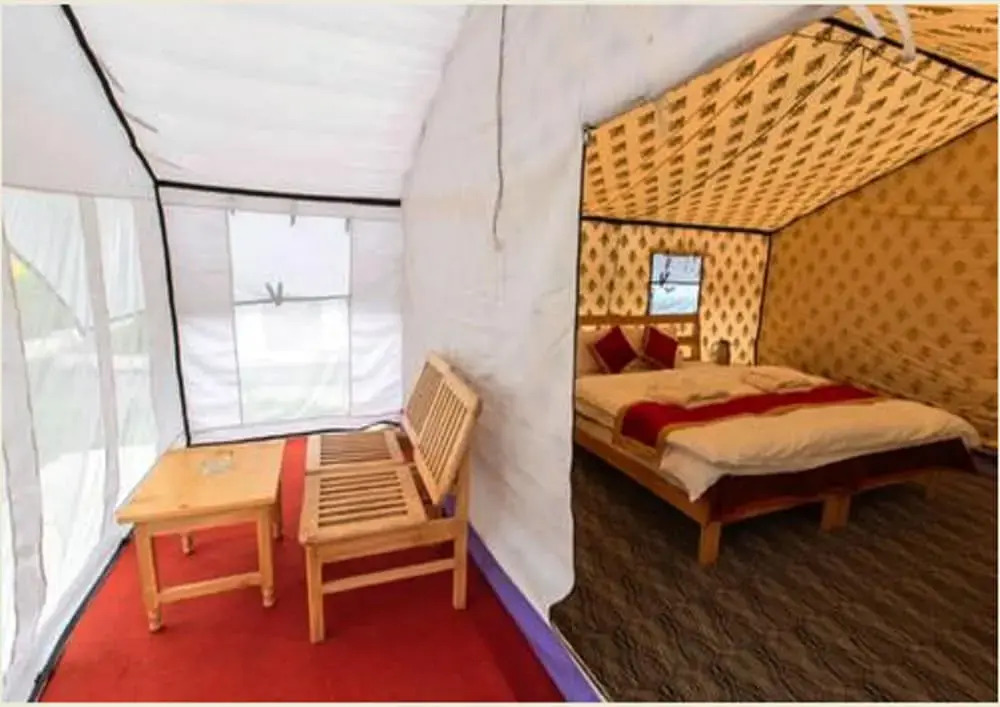 TIH Magpie Camp