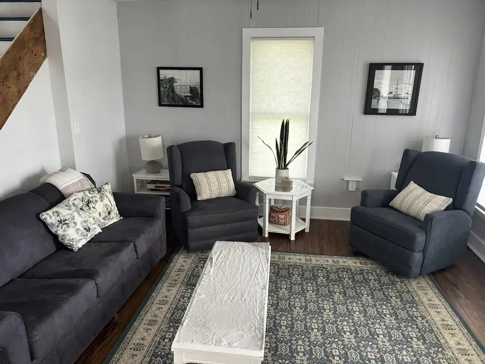 Sweet Mary 2 Bedroom Home by RedAwning