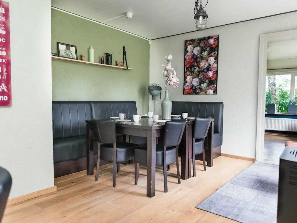 Detached Atmospheric Farmhouse with Large Garden & Privacy near Dalfsen