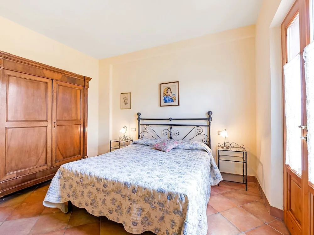 Cozy Holiday Home in Lamporecchio with Swimming Pool
