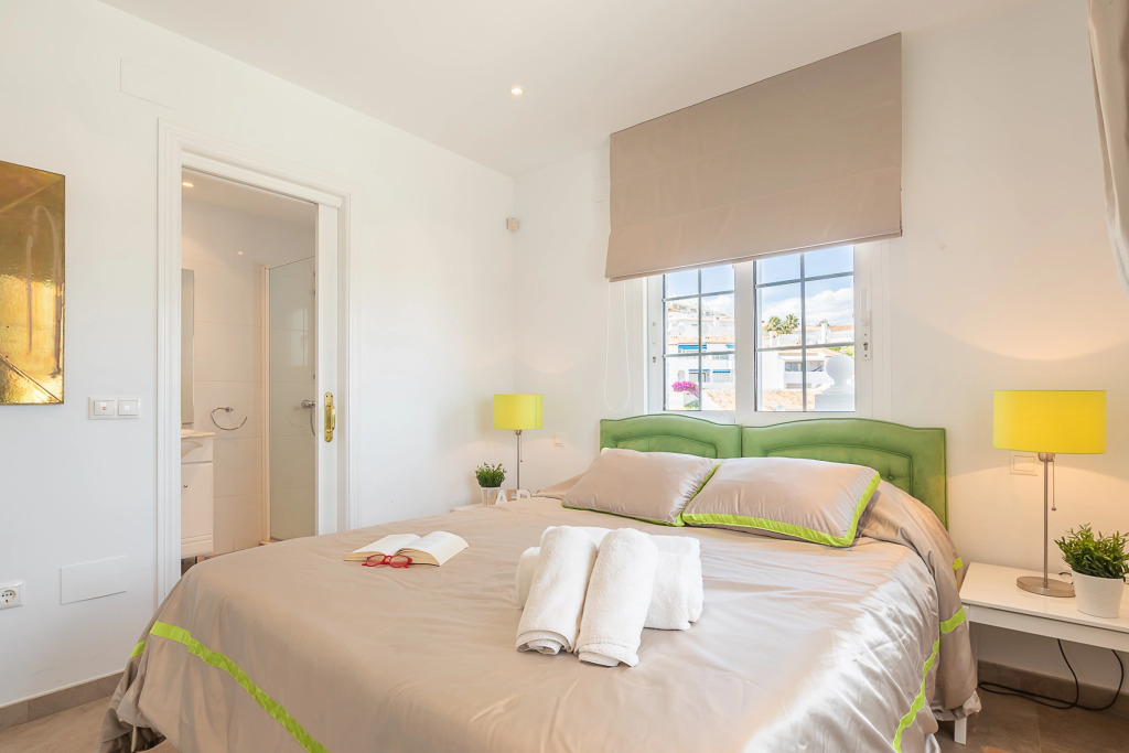 Lets in the Sun - La Cala de Mijas - Apartment with Sea View