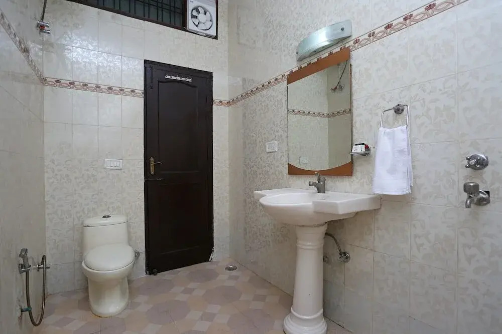 Homeystay Comfort By OYO Rooms