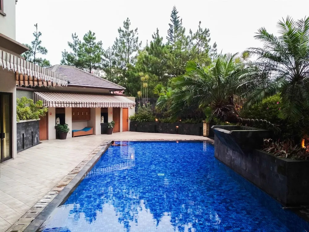Strategic & Cozy 2BR at Majesty Apartment near Maranatha Christian University