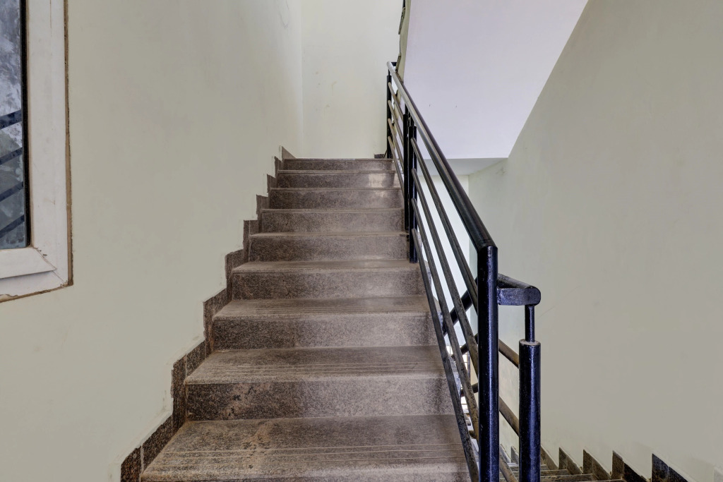 Hotel O S.L.V Boarding & Lodging