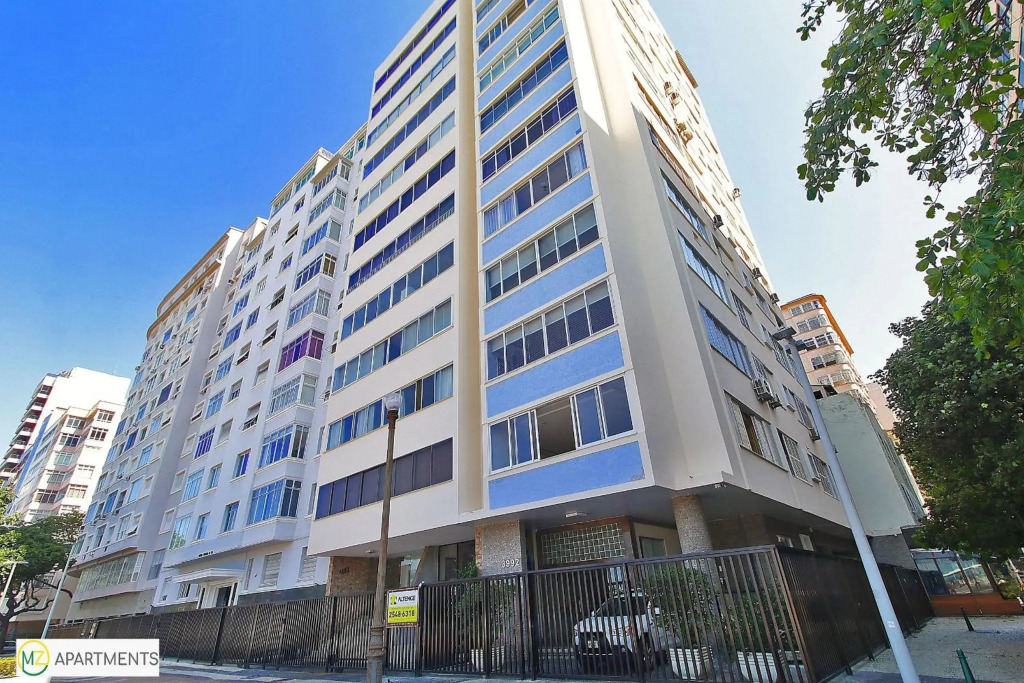 Enorme Sala e 3 quartos suite com vista frontal para o mar no posto 6 em Copacabana para ate 10 pessoas