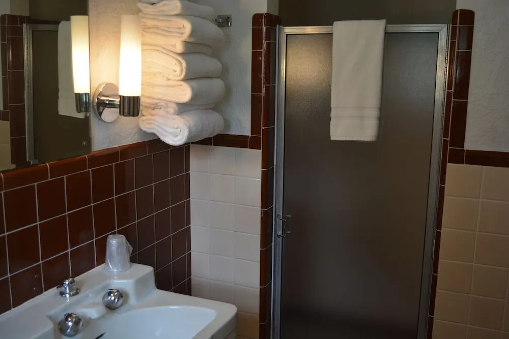 The Evergreen Motel in Kansas