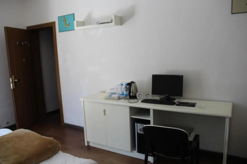 Maiwei Youth Apartment Hotel