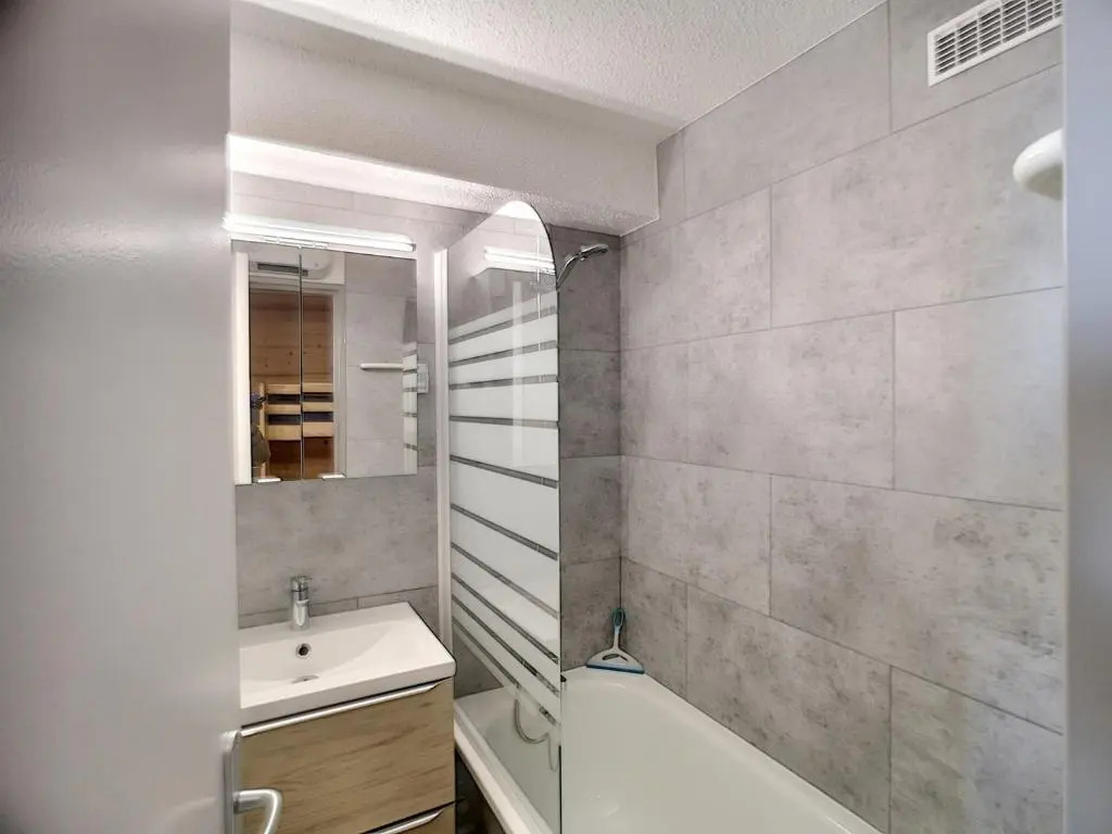 Appartement Les Menuires, 1 pièce, 4 personnes - FR-1-178-54