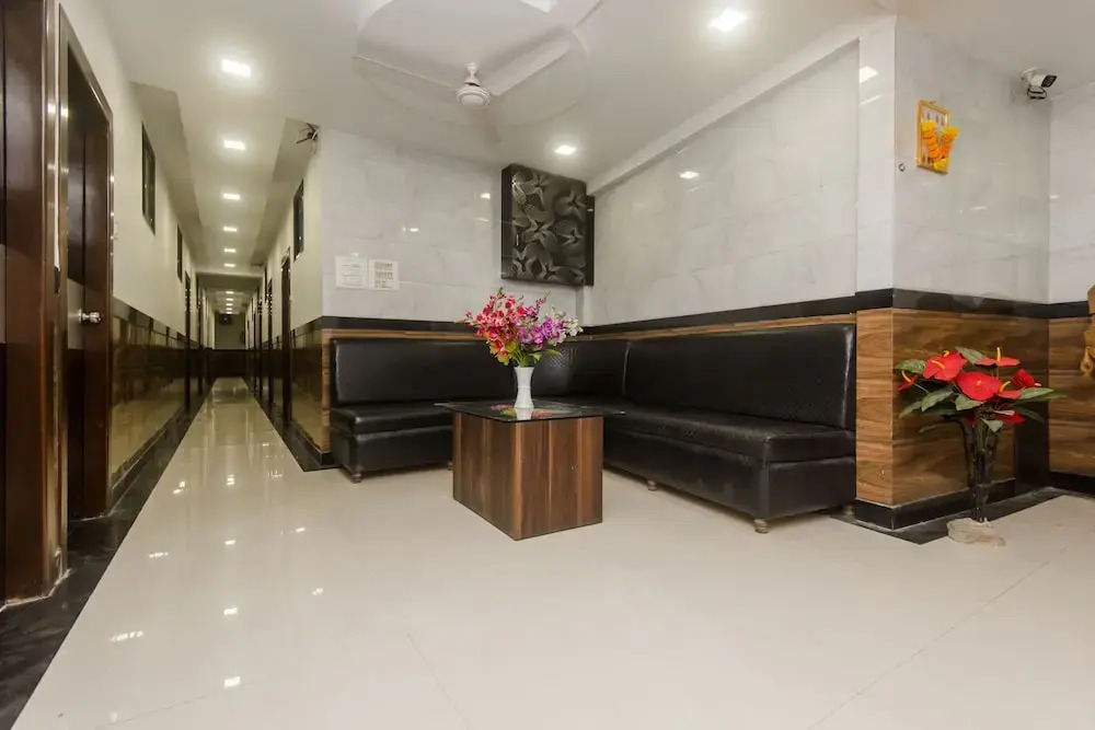 OYO 24504 Sion Residency