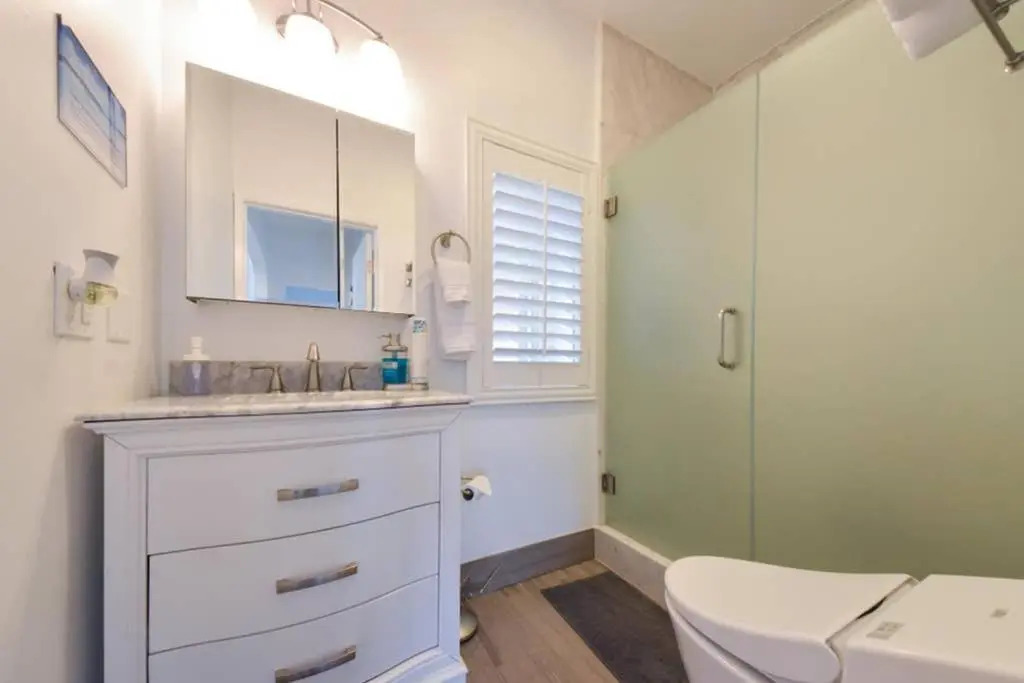 1000#1 Contemporary Home w/ Parking, Grill, & AC!