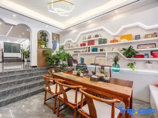 Yunxi and Home Hotel