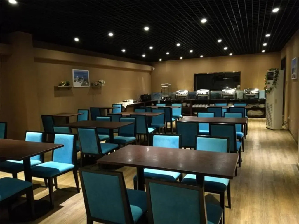 INSAIL Hotel
