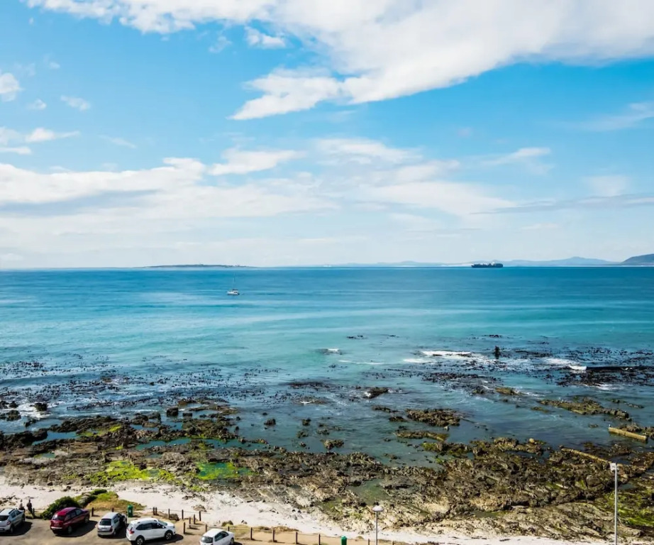 Magical Apartment w Uninterrupted Ocean Views Mouille Views