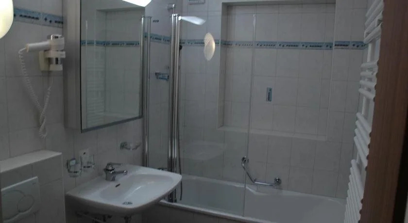 ABA-Sporting Apartment House