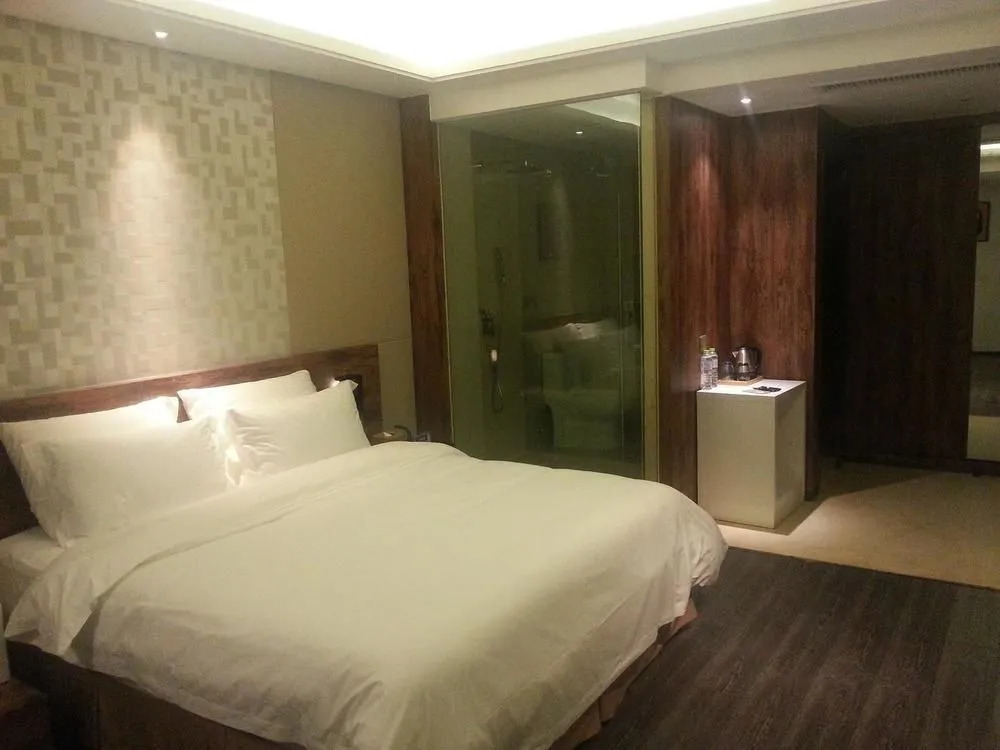 F-hotel