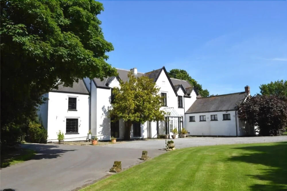 The Victorian House B&B