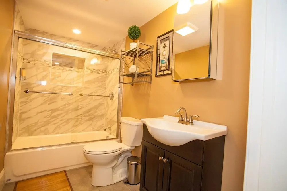 Lux Condo Near Boston - 3 King Beds 2 Bath-parking
