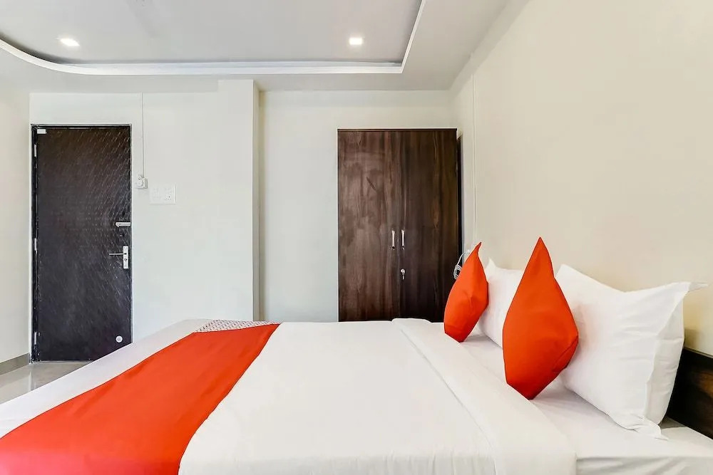 Oyo 19363 United Star Hotel