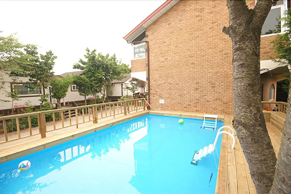 Anmyeondo Blue Ara Pension