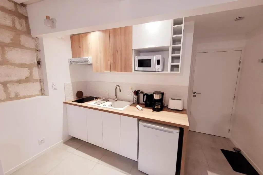 Studio Near The Ramparts Of Avignon