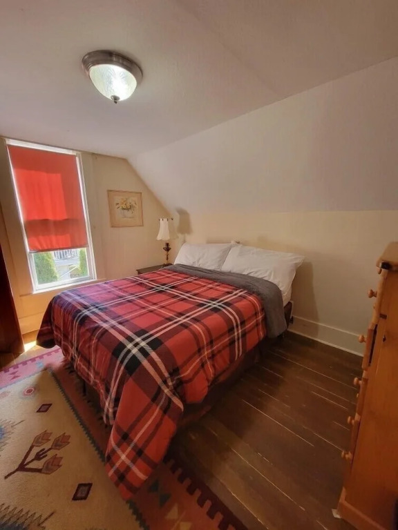 Towle House 1006