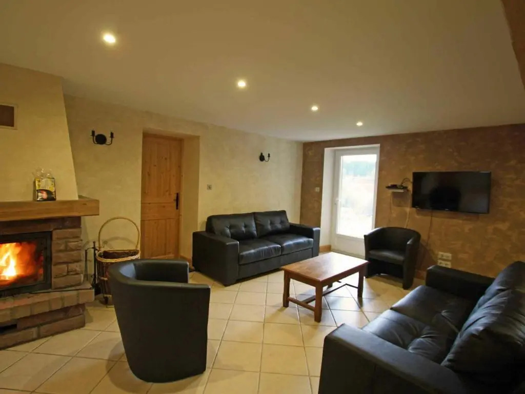 Grande maison avec cheminée, proche nature, idéale pour familles et amis, animaux admis. - FR-1-589-229