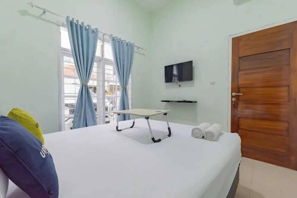 Urbanview Hotel Nakasya Burangrang