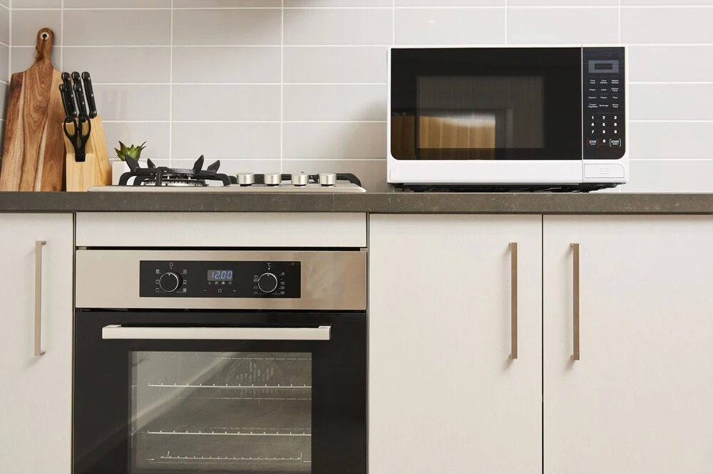 Spacious and Bright 1 Bedroom Apartment