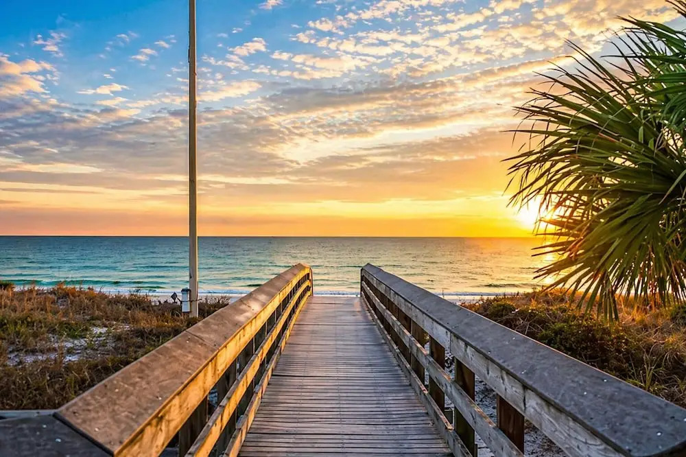 Santa Rosa Beach Haven w/ Rooftop + Pool Access