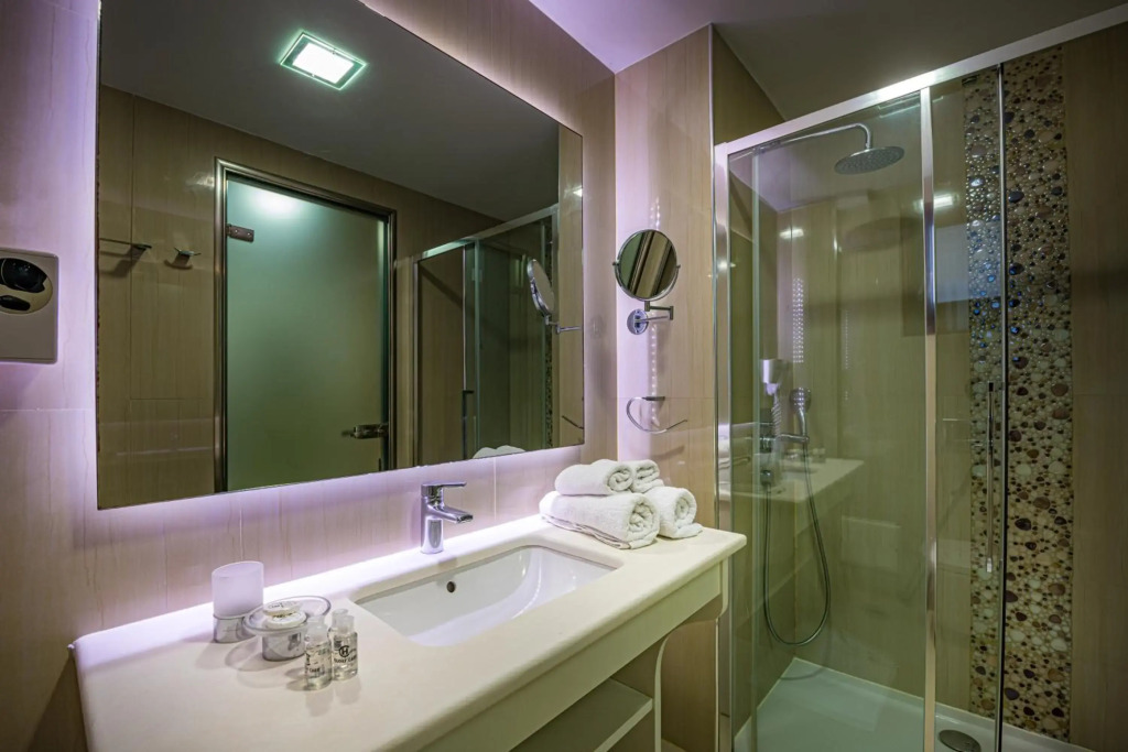 Alexandra Beach Resort & Spa