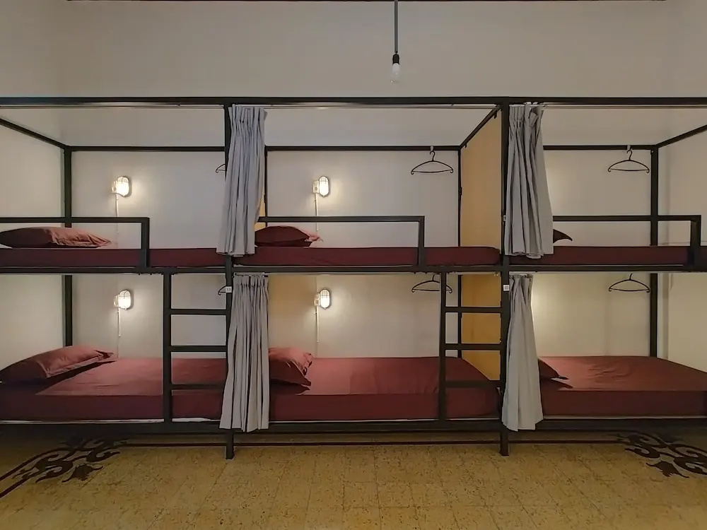 SEMERU HOSTEL MALANG