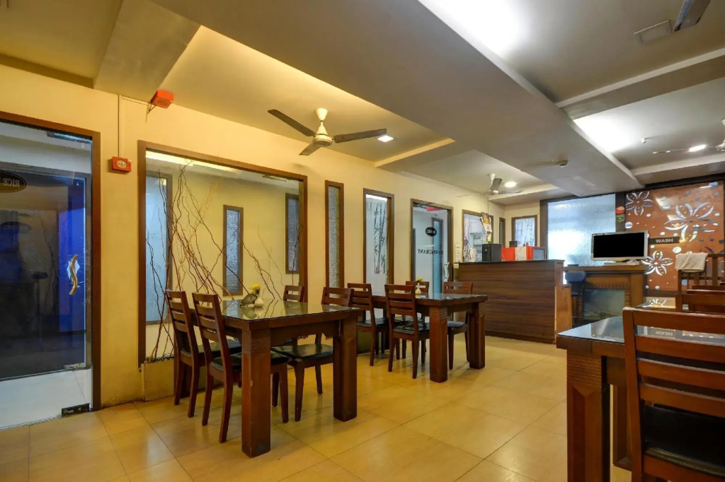 Hotel Vishnu Priya