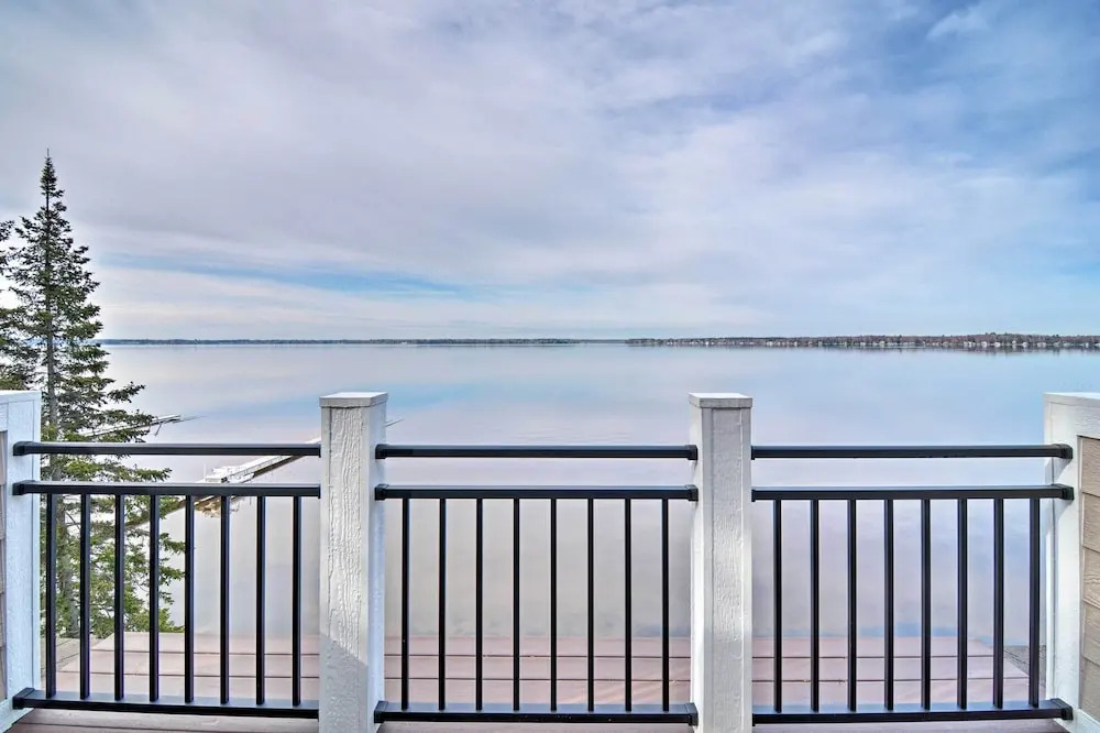 Lakefront Home w/ Dock! 18 M to Caberfae Peaks
