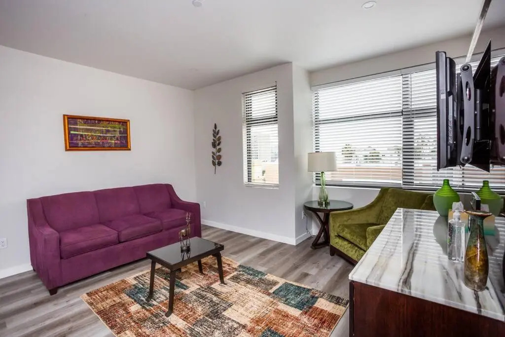 Prime Location - Awesome View -1 bedroom Apartment