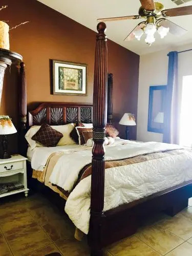 Canyon King at the Desert Thistle Inn