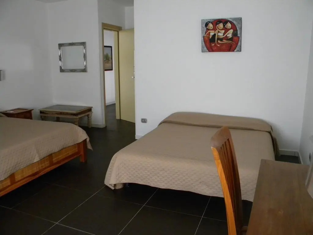 HOTEL GENOVA