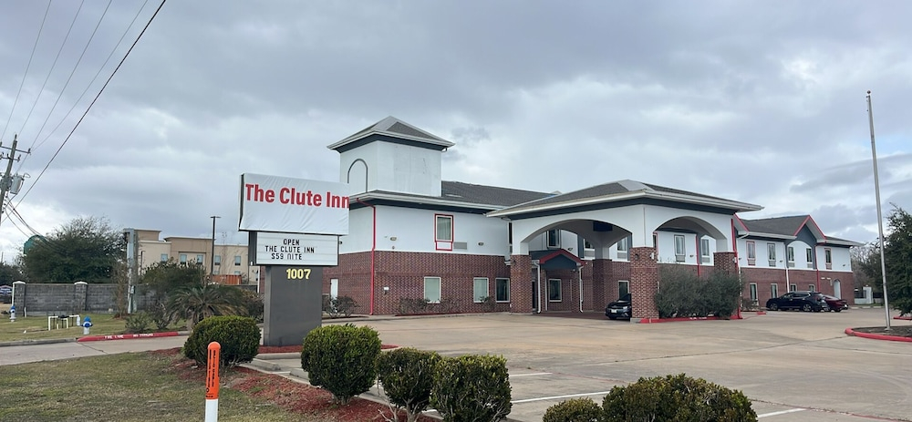 Suburban Studios Clute - Lake Jackson