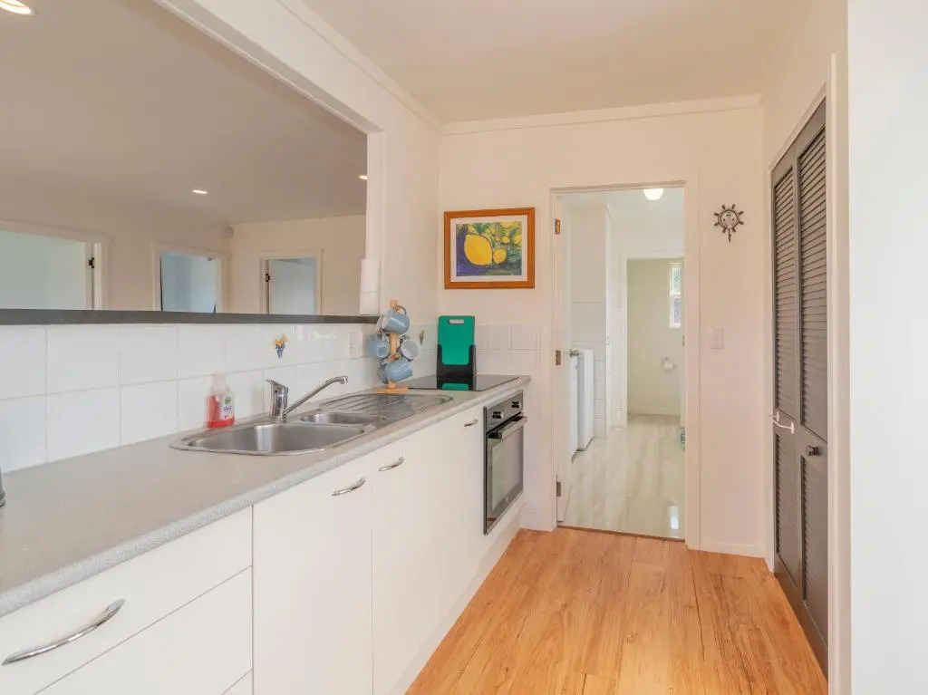 Beach House on Hetherington - Whangamata Home