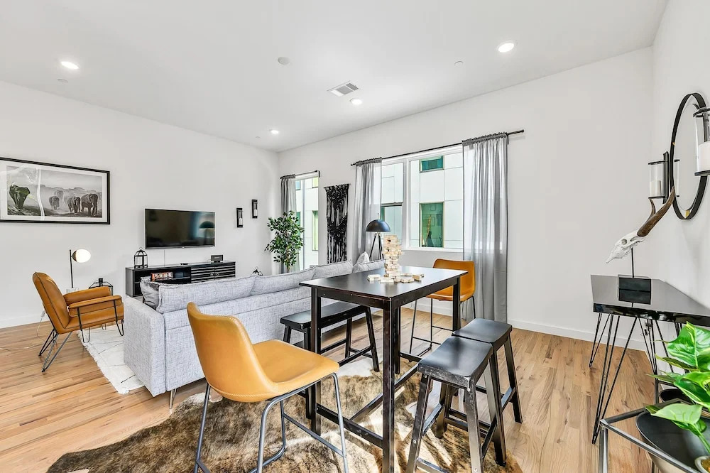 JURNY - Bishop Arts District - 2 Bedroom Apartments