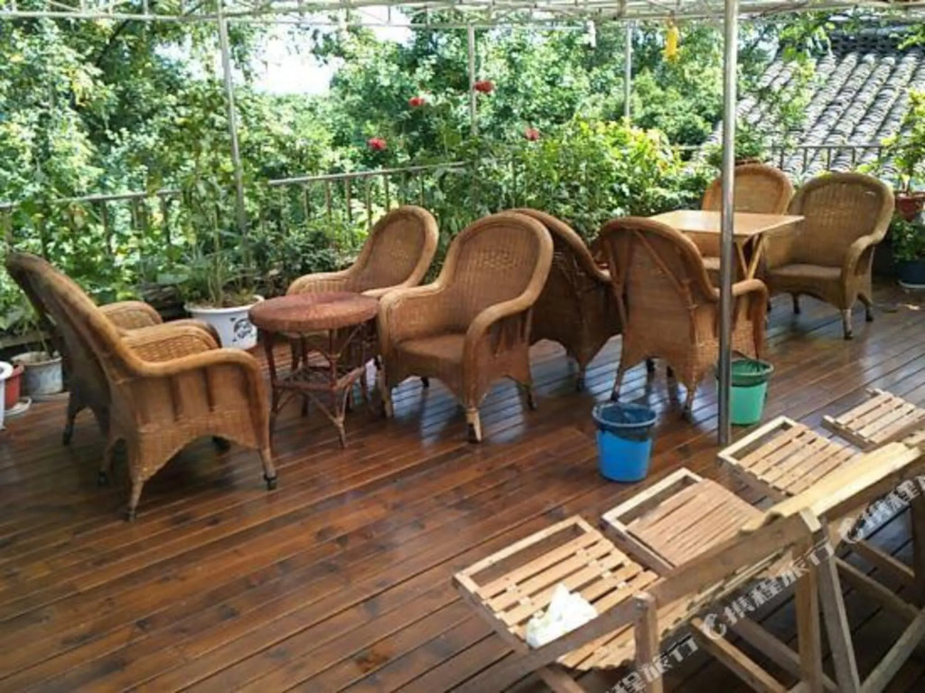 Pingle Ancient Town Lijiang Hostel