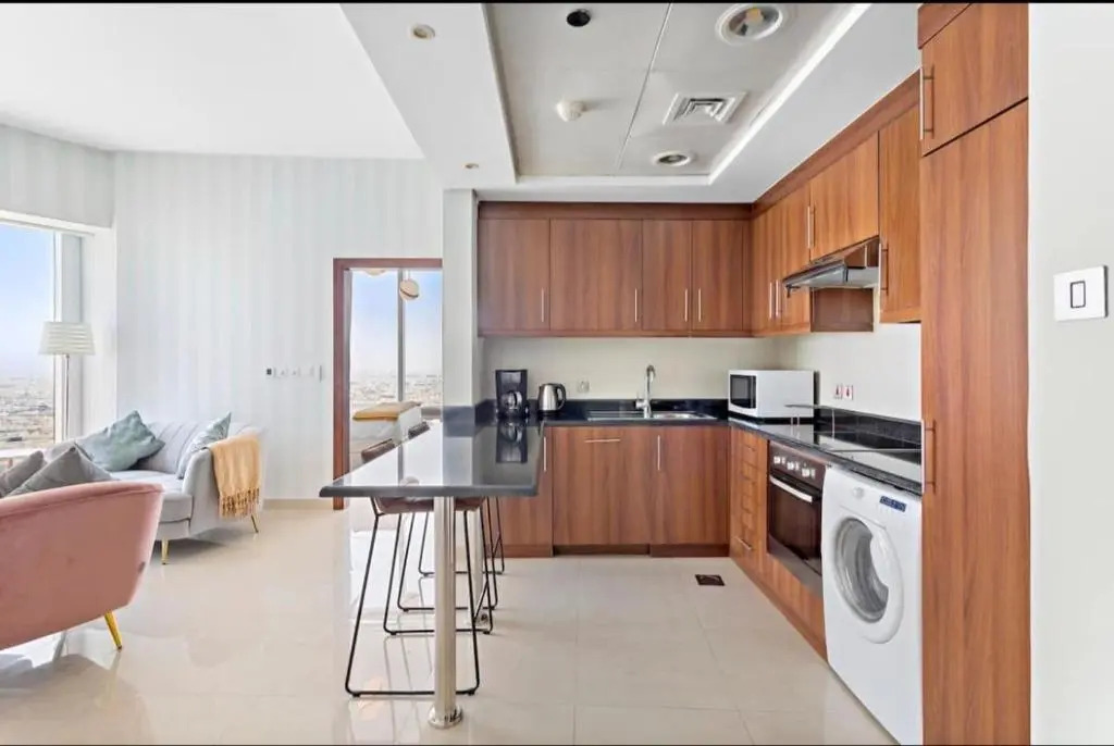 Elegant high-rise 1-Bdrm apartment w/ smart access
