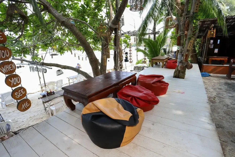 Experience Thai Island life - Beachfront resort Koh Phangan
