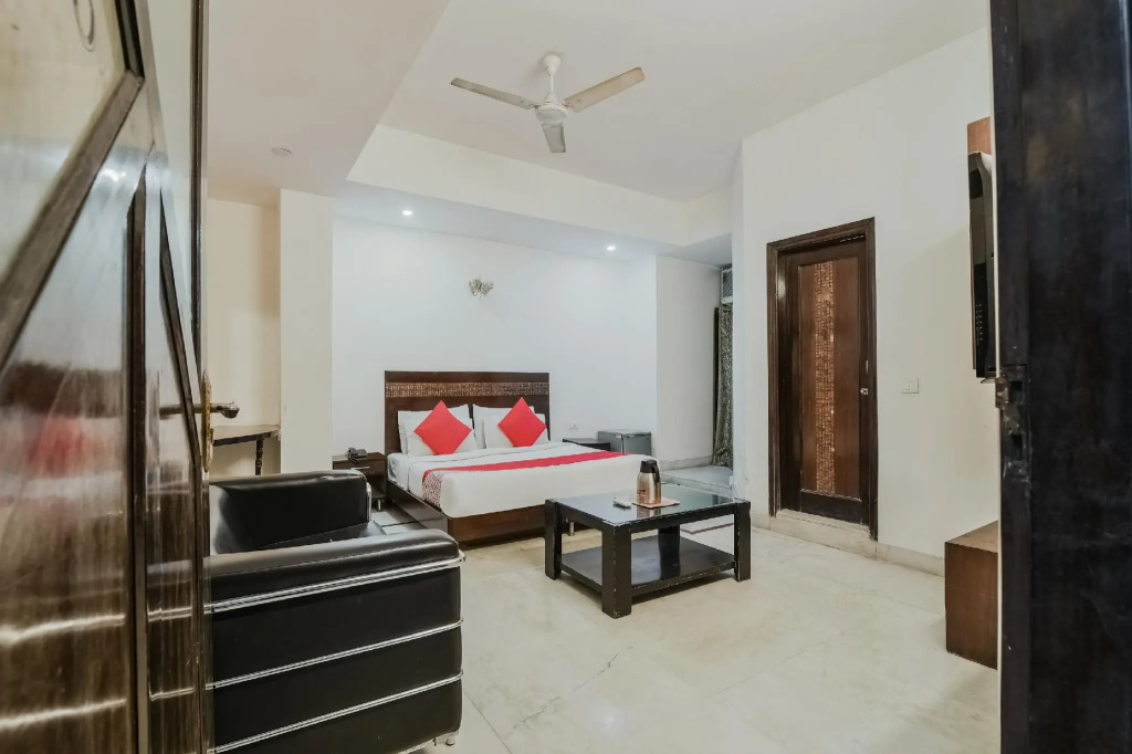 Hotel Mandakini -Near Karol Bagh Metro Station