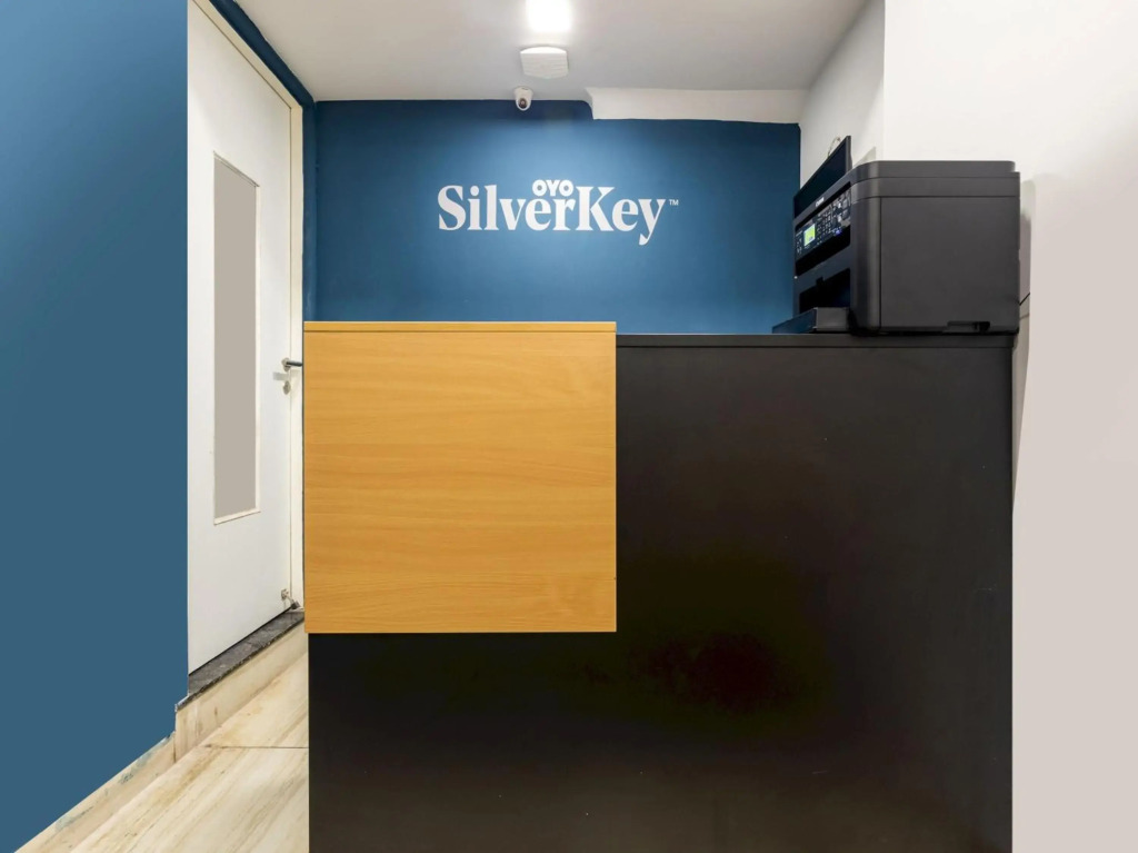 OYO SilverKey 76075 Softvision College