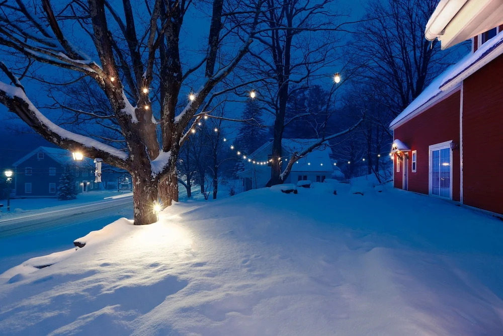 Deerfield Valley Inn - Mt Snow BnB Fireplace Rooms and Breakfast