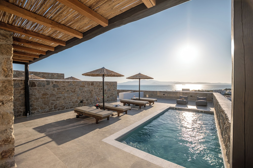 Lithia Exclusive Villas & Suites