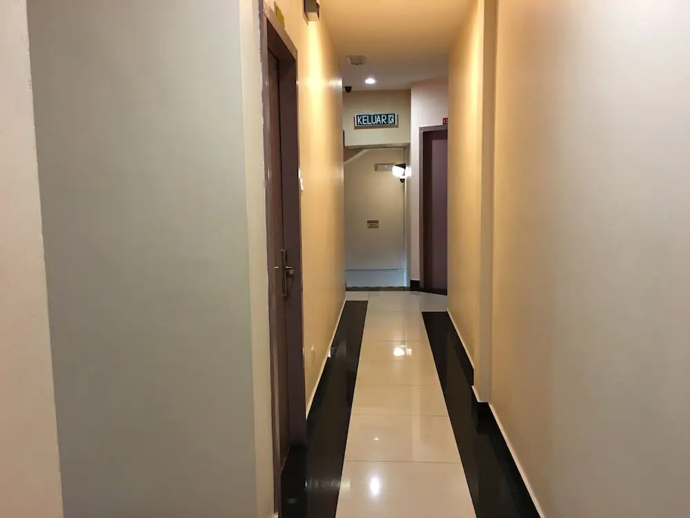 Lintas Plaza Hotel