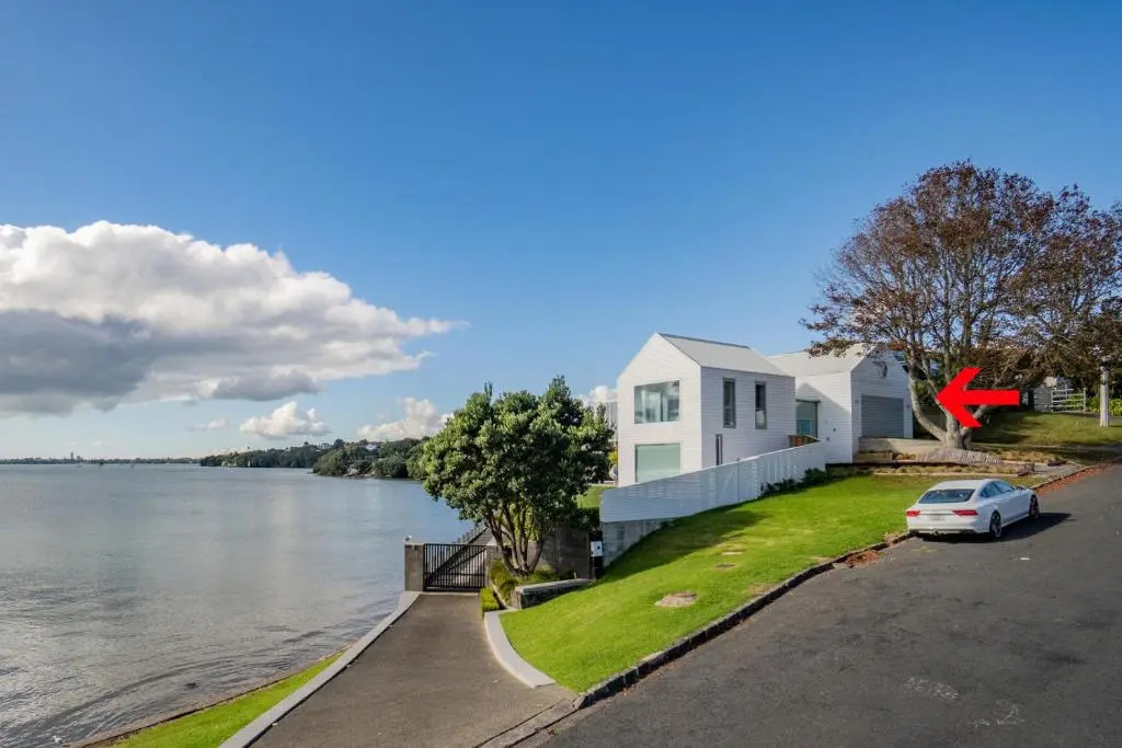 Harbour View - Westmere Holiday Apartment